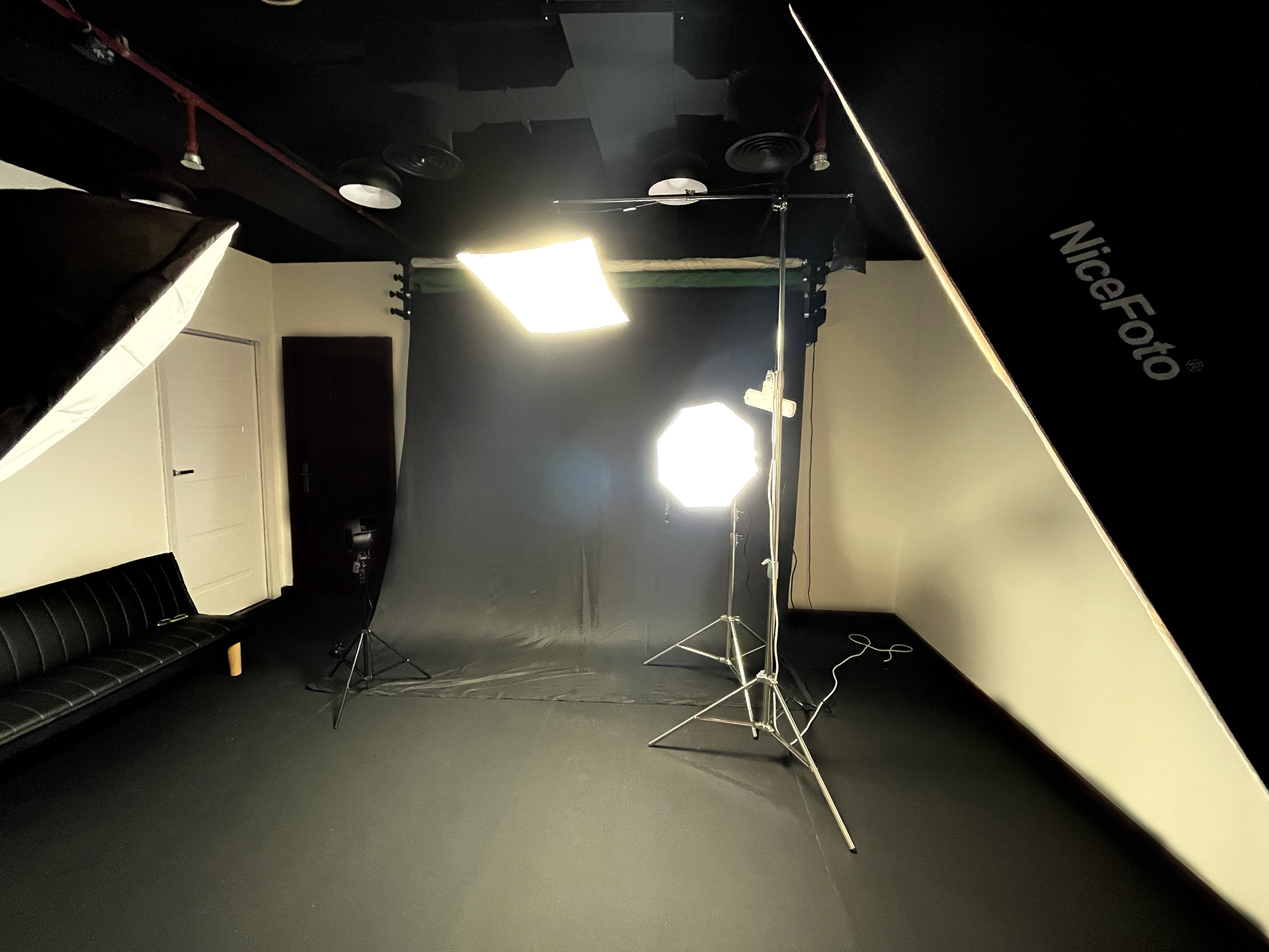 BACK DROP STUDIO